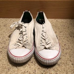Size 11 PF flyer sneakers